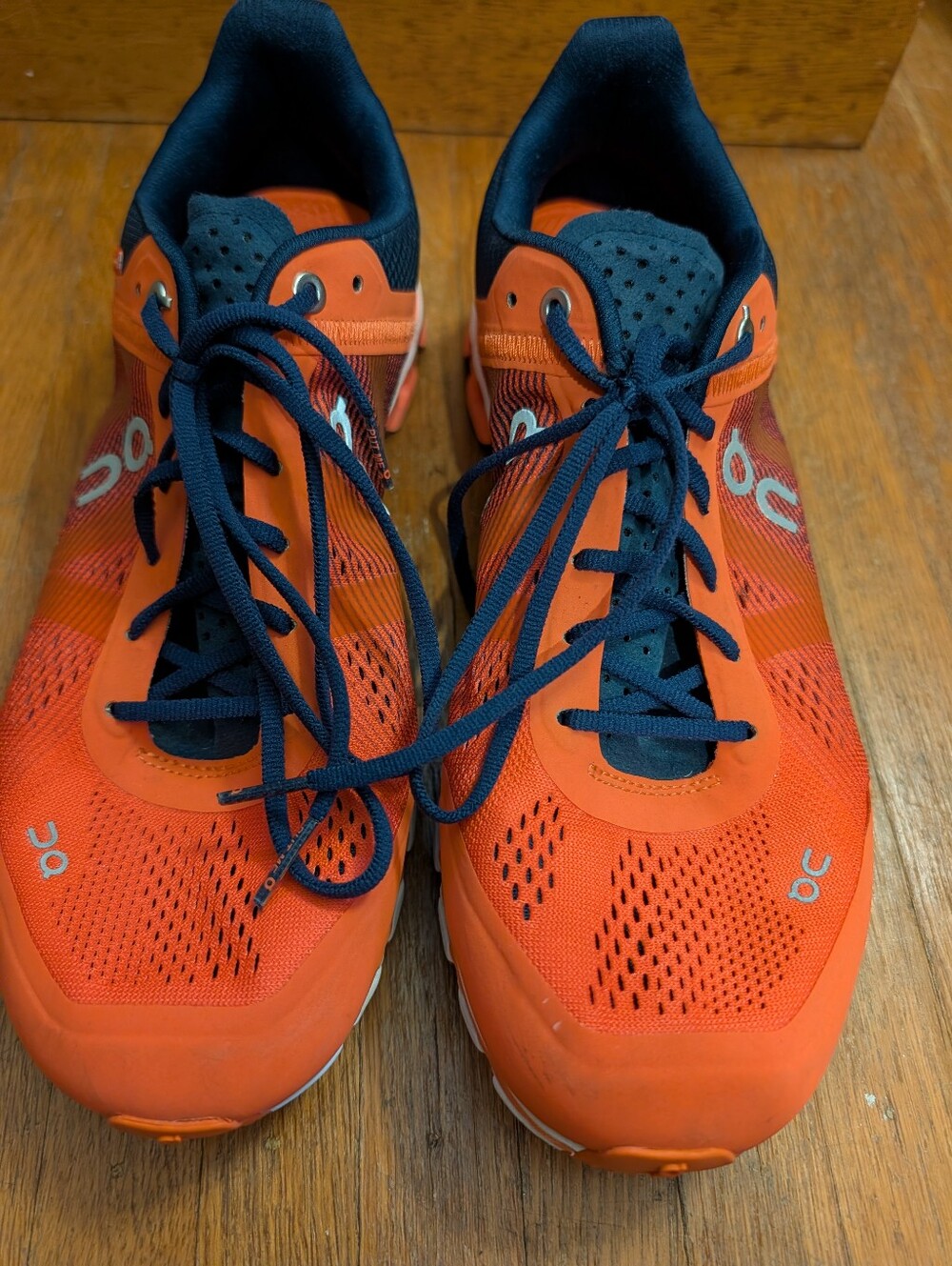 ON Cloudflow Women's 9.5, Coral & Navy